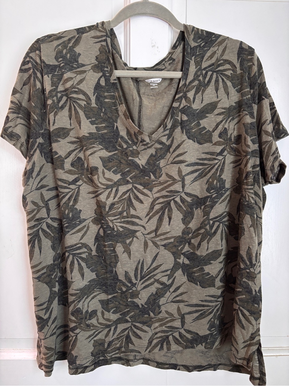Old Navy Olive & Dark Green Leaf-Print Linen Blend V-Neck Top